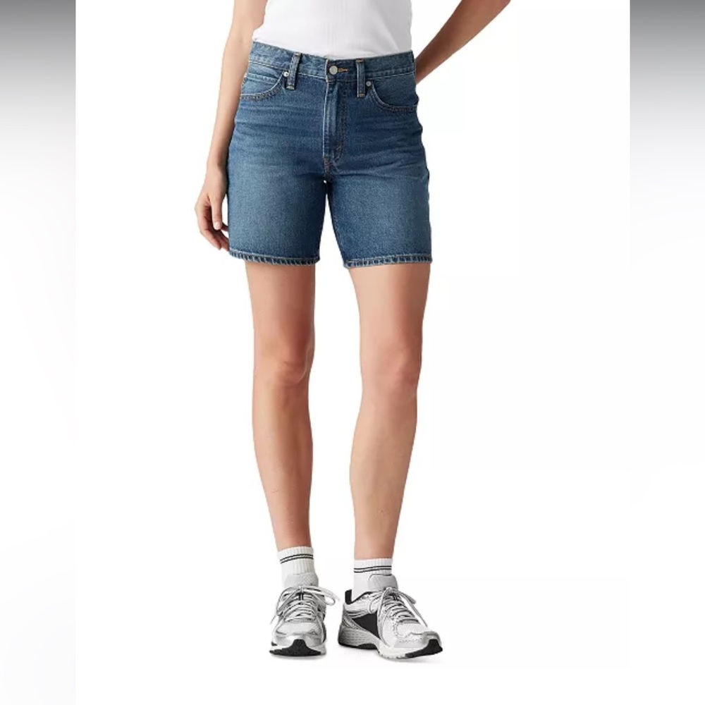 Levi’s mid rise ‘94 baggy denim shorts